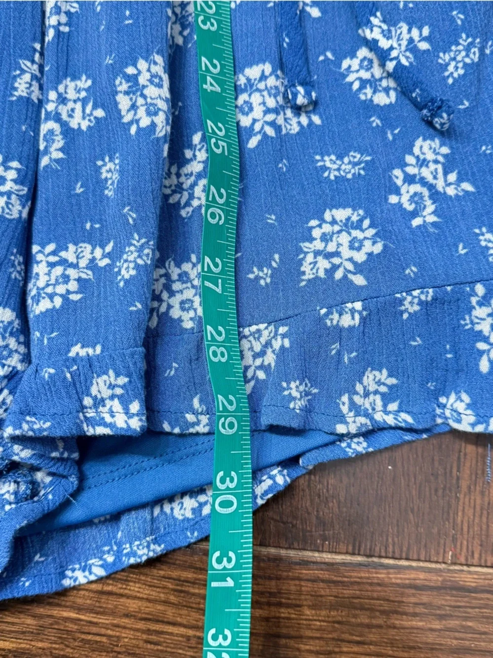 Blue Floral Wrap-Style Mini Shorts Jumpsuit with Self-Tie Waist size Med - Picture 4 of 8